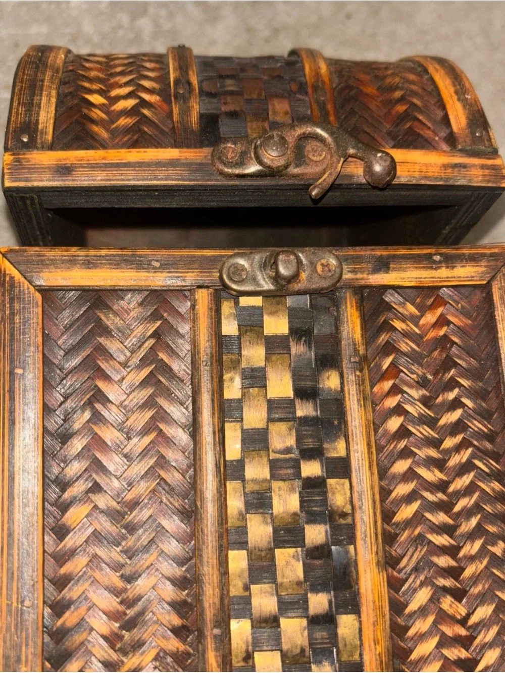 N/A handcrafted woven